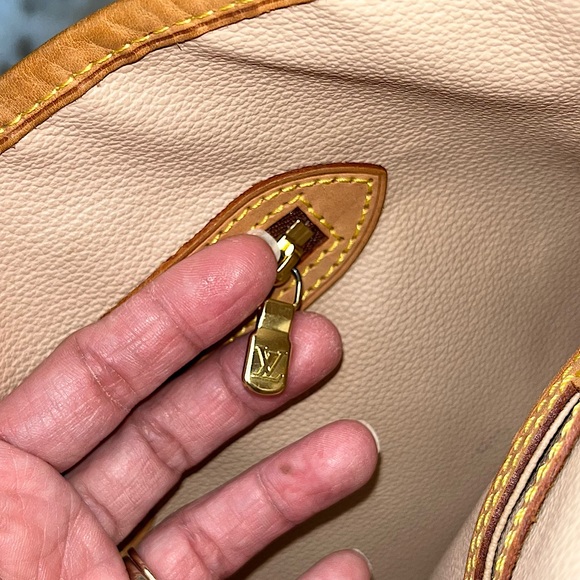 Louis Vuitton Bucket Bag Monogram Bag GM - Picture 15 of 15